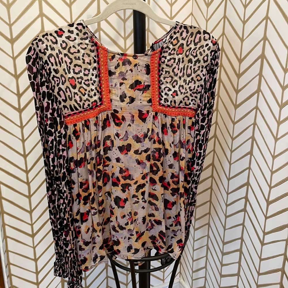 Super light, leapord, ballon sleeved blouse Anthropologie
